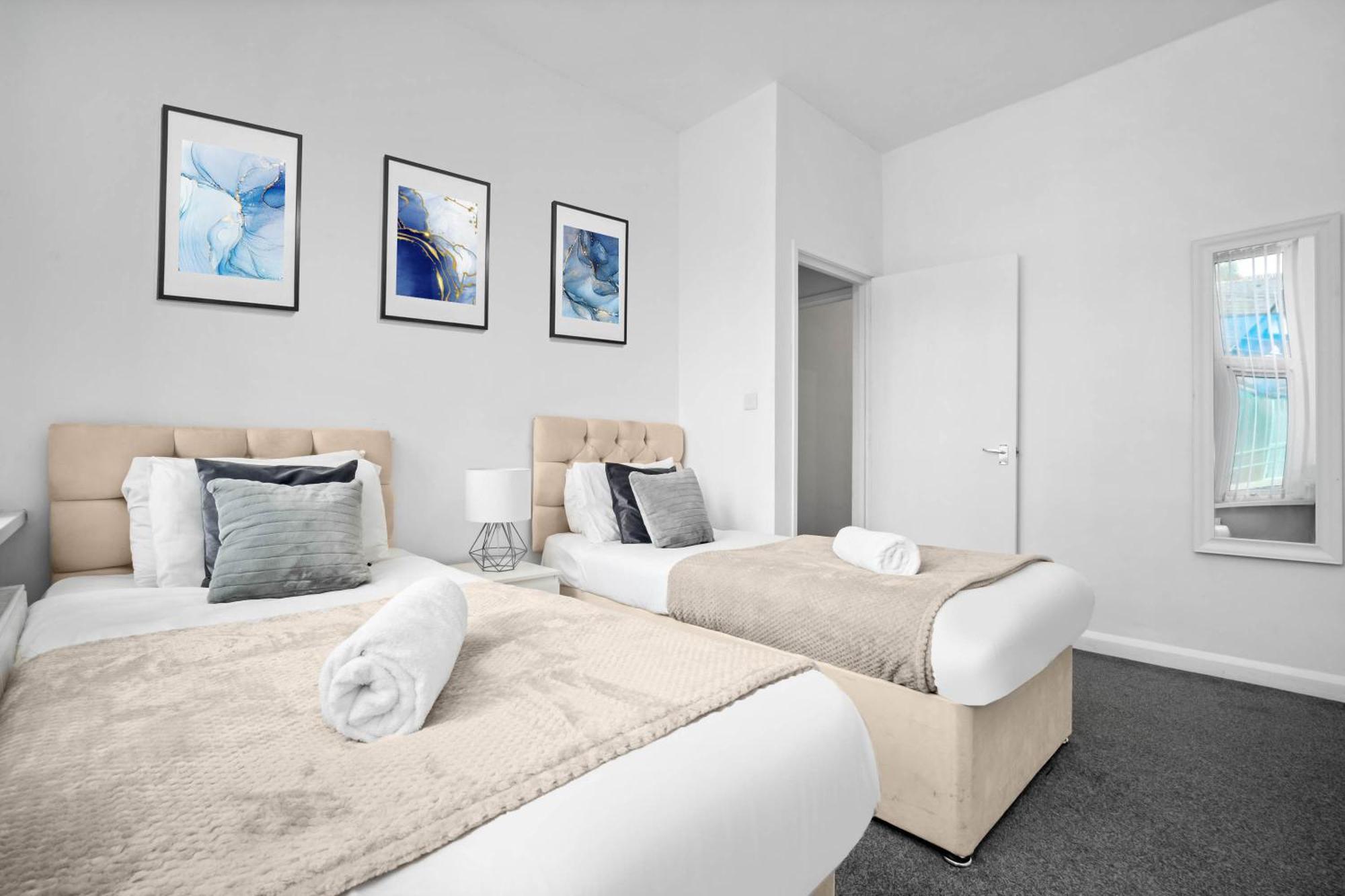 Two Bedroom Apartment - Single Beds - Accommodates 3 - Street Parking - Top Rated -Wbb West Bromwich Esterno foto