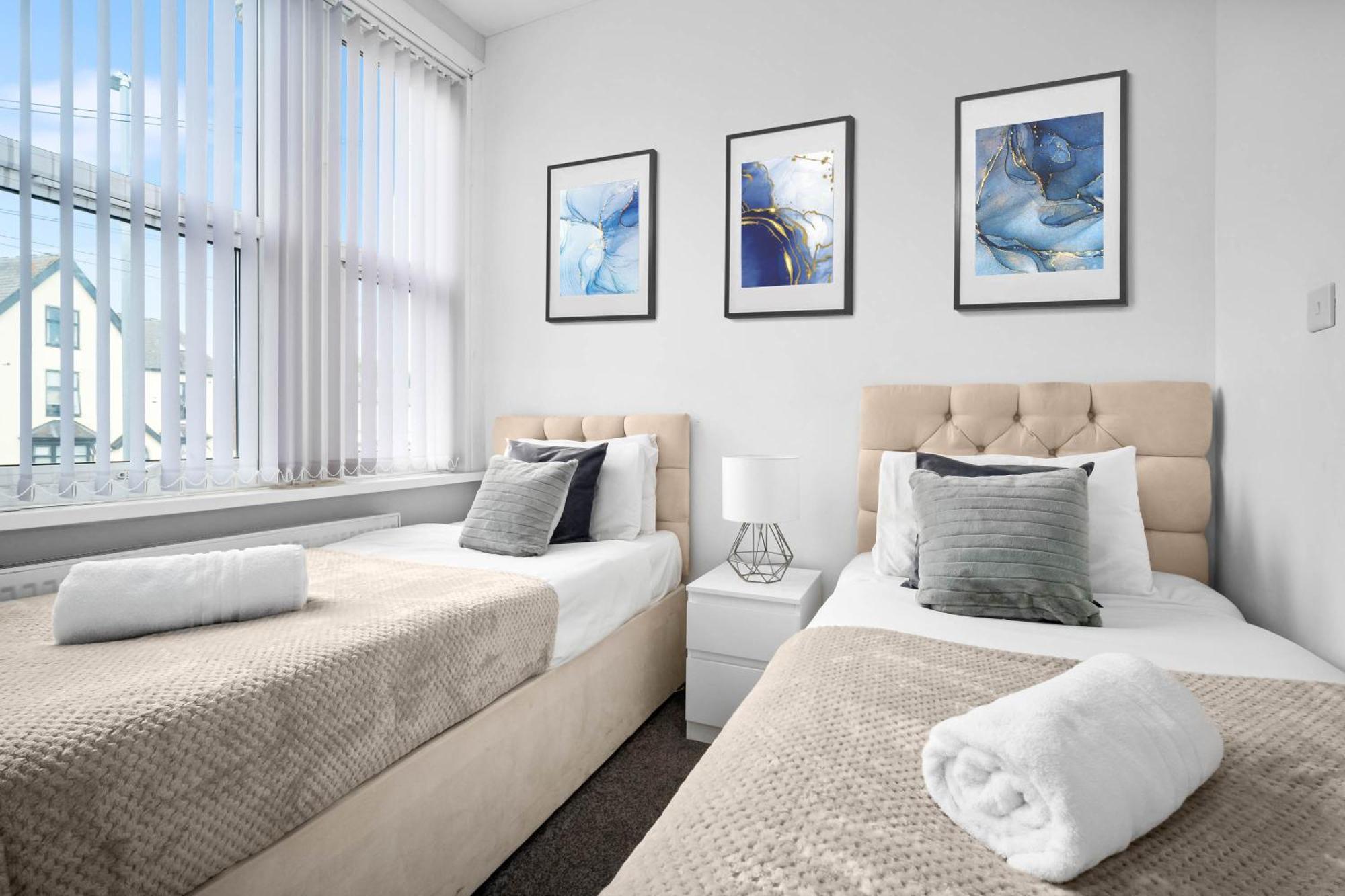 Two Bedroom Apartment - Single Beds - Accommodates 3 - Street Parking - Top Rated -Wbb West Bromwich Esterno foto